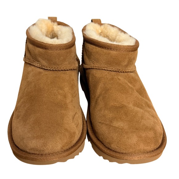 UGG Classic Ultra Mini Boots Suede Sheepskin Lined Women's 6 - Picture 2 of 9